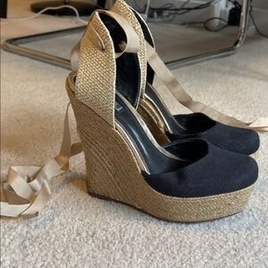 SCHUTZ Black and Tan Wedge Sandals